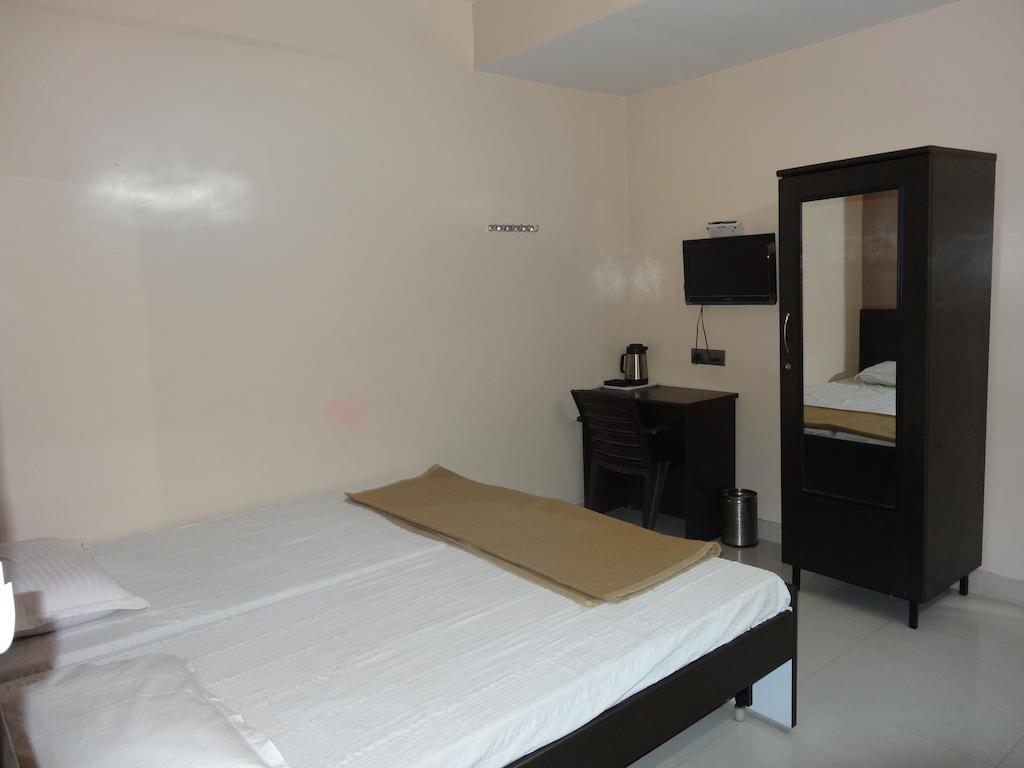 Dwaraka Inn Hyderabad Zimmer foto
