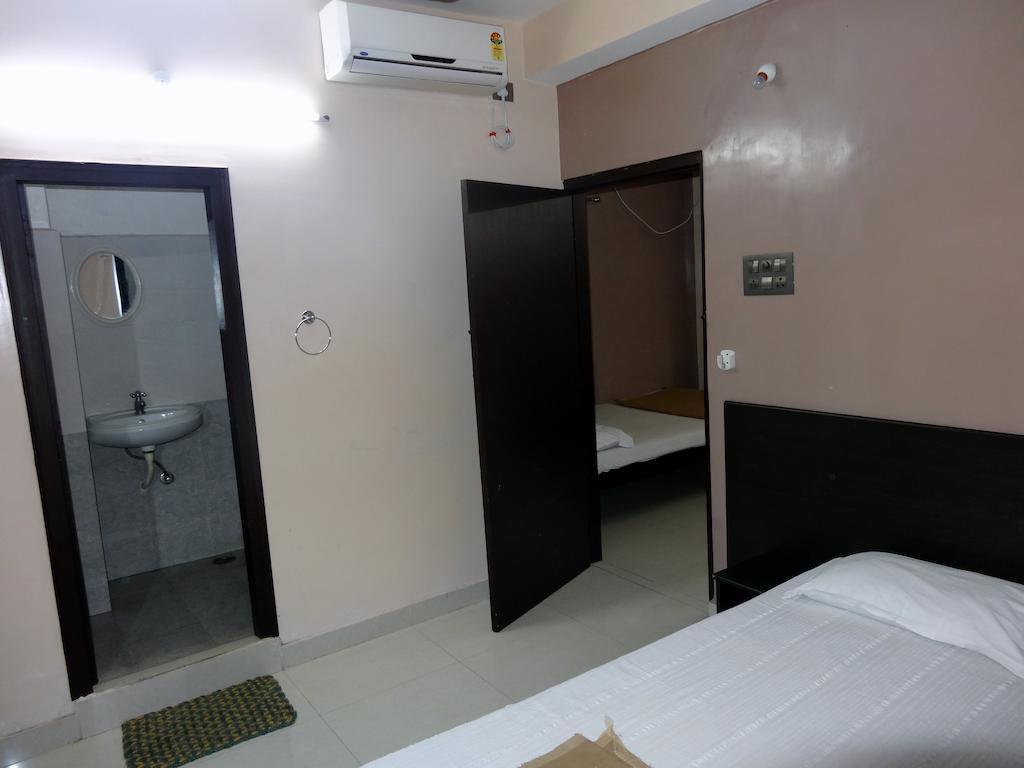 Dwaraka Inn Hyderabad Zimmer foto